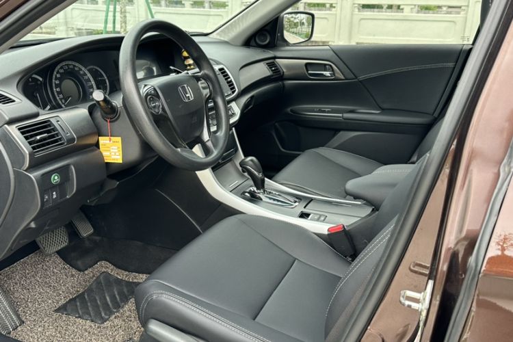 Used Honda Accord 2015 2.0L LX Comfort Edition
