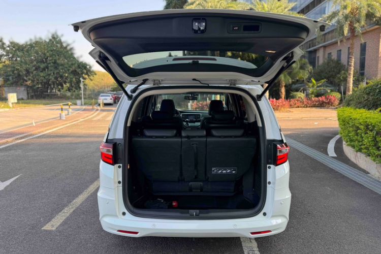 Used Honda Odyssey 2015 Revised Version 2.4L Supreme Edition