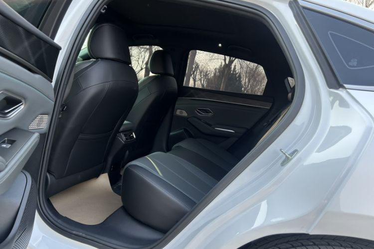 Used BYD Qin L 2025 DM-i Smart Drive 120KM Superior Model
