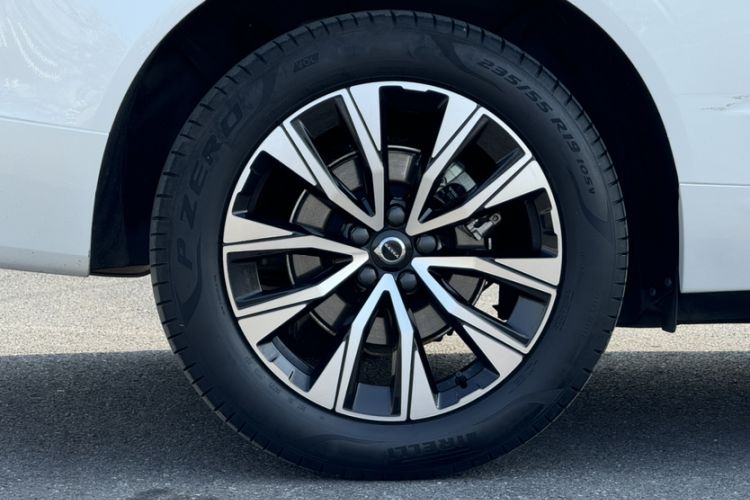 Used Volvo XC60 2023 B5 4x4 Smart Luxury Edition
