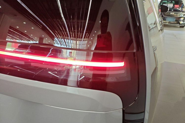 Used Li Auto MEGA 2024 Ultra Model
