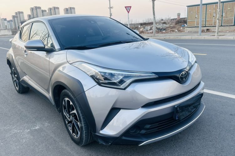 Used Toyota IZOA 2020 2.0L Yichi Version
