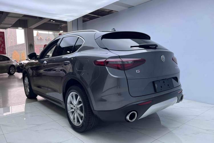 Used Alfa Romeo Stelvio 2017 2.0T 200HP Luxury Edition
