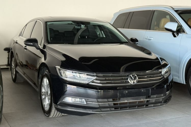 Used Volkswagen Magotan 2018 Facelift 330TSI DSG Luxury Model
