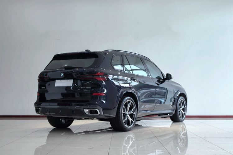 Used BMW X5 2023 xDrive 30Li Luxury M Sport Night Edition Package
