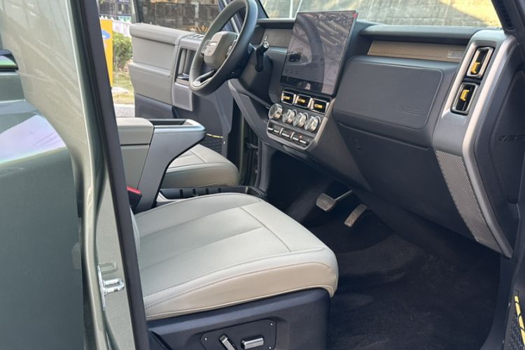 Used  V23 2025 501 Four-Wheel Drive Intelligent Driving Version