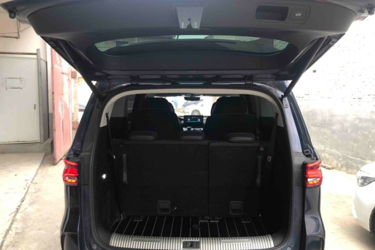 Used Roewe iMAX8 2022 400TGI Celebration Edition
