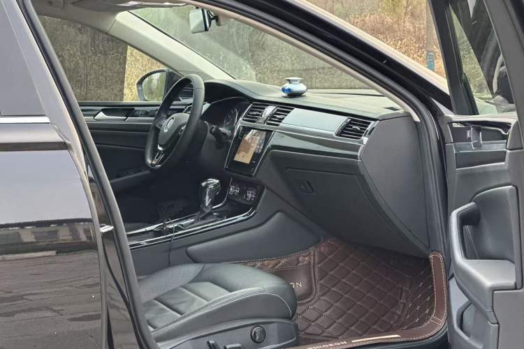 Used Volkswagen Phideon 2018 Revised Version 380TSI Two-Wheel Drive Business Edition
