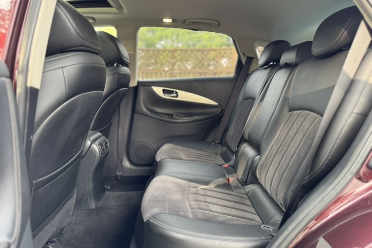 Used Infiniti QX50 2015 2.5L Comfort Edition
