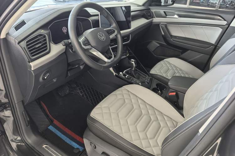 Used Volkswagen Tayron 2023 280TSI Two-Wheel-Drive Luxury Plus Advanced Version
