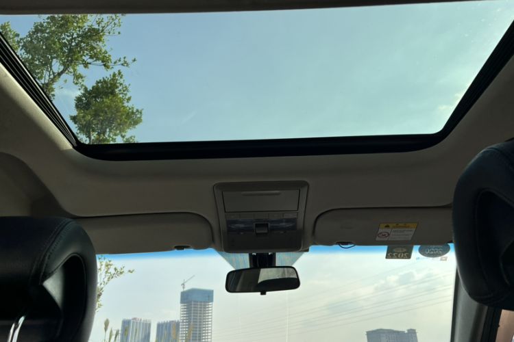 Used Chevrolet Captiva 2015 2.4L 4x4 Flagship Edition 7-Seater