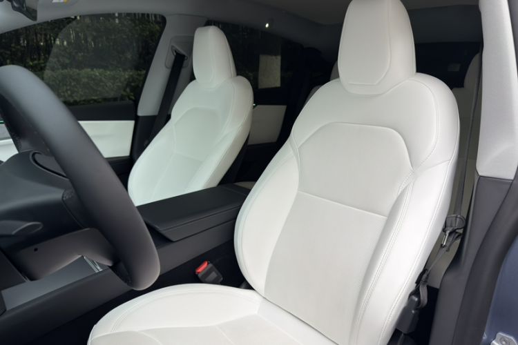 Used Tesla Model Y 2025 Rear-Wheel-Drive Version
