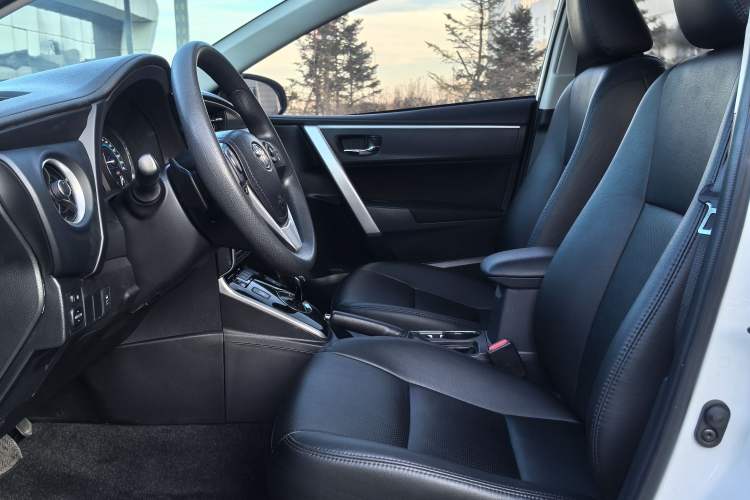 Used Toyota Corolla 2017 Revised Dual-Engine 1.8L E-CVT Leading Edition
