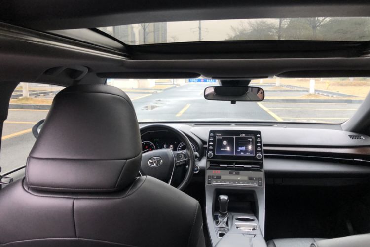 Used Toyota Avalon 2019 2.5L Touring Premium Version China VI Standard
