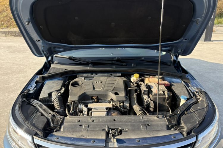 Used Roewe i6 2017 20T Automatic Internet ZhiZun Edition
