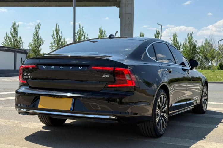Used Volvo S90 2022 B5 Zhiyi Luxury Edition
