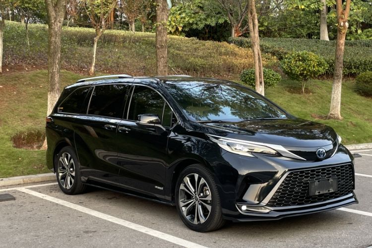 Used Toyota Granvia 2022 2.5L Hybrid Prestige Edition