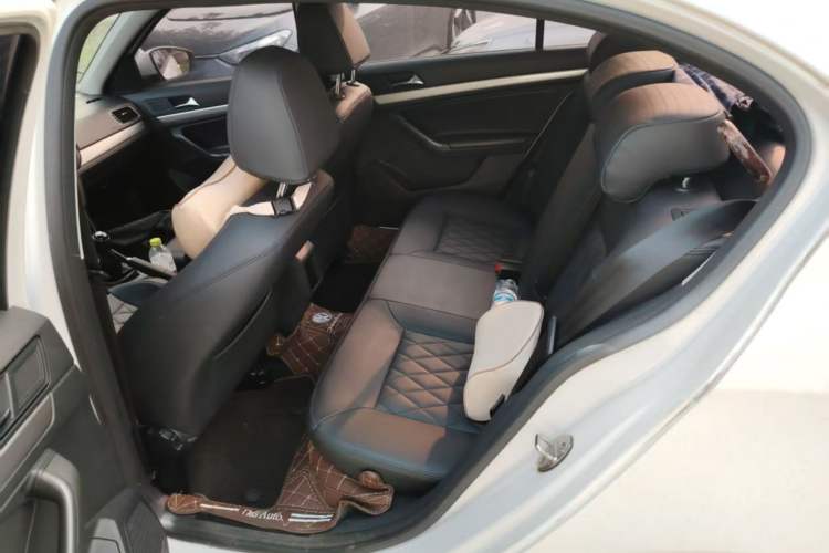 Used Volkswagen Lavida 2017 1.6L Manual Fashion Edition
