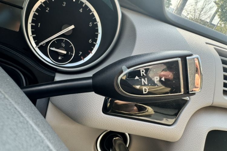 Used Mercedes-Benz R-Class 2017 R 320 4MATIC Business Edition Prestige Model
