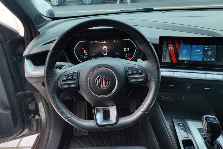 Used MG 5 2021 Revised 300TGI DCT Elegant Luxury Flagship Edition
