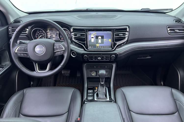 Used  Commander 2018 2.0T Two-Wheel Drive Enjoy Edition China V
