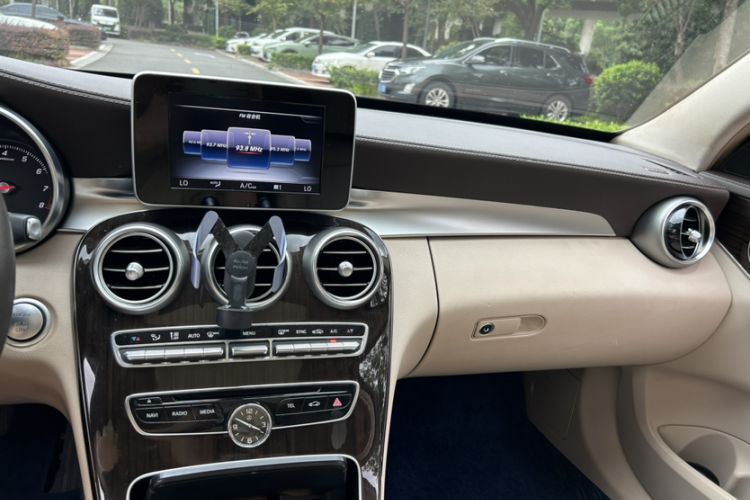 Used Mercedes-Benz C-Class 2015 C 200 L
