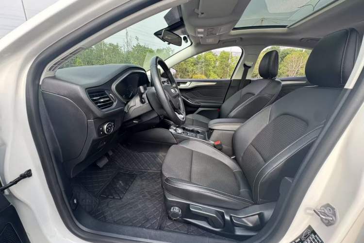 Used Ford Focus 2020 Sedan EcoBoost 180 Automatic Trend Edition
