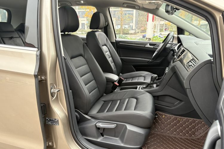 Used Volkswagen Golf Sportsvan 2016 230TSI Automatic Luxury Version