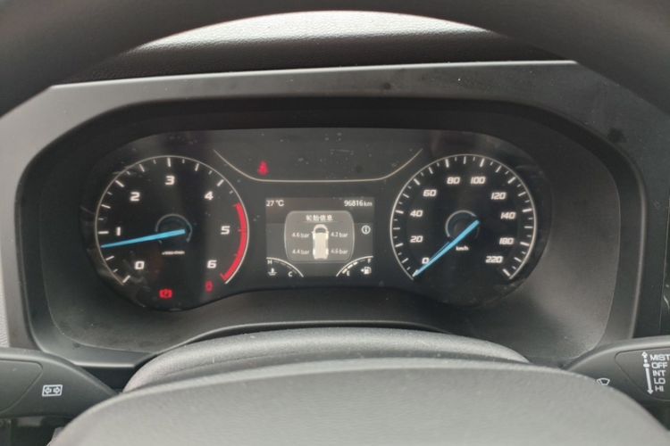 Used JMC Fushun 2025 2.0T 6MT Diesel Mid-Roof Mid-Height Commercial Multi-Purpose 7-Seater Passenger Vehicle
