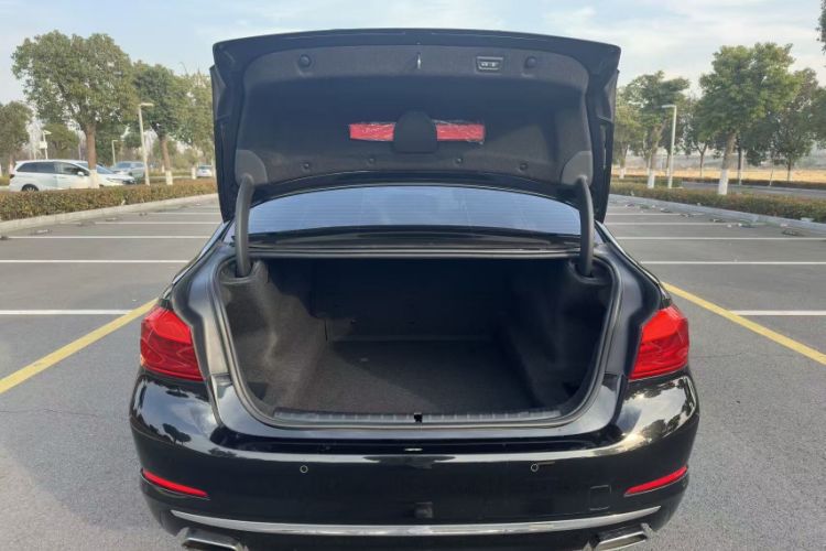 Used BMW 5 Series 2019 Facelifted 530Li Leading Edition Luxury Package
