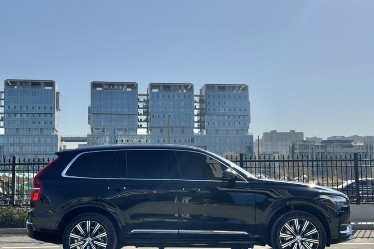 Used Volvo XC90 2023 B5 SmartDrive Luxury Edition 5 Seats
