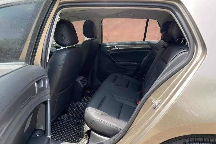 Used Volkswagen Golf 2015 1.4TSI Automatic Comfort Model
