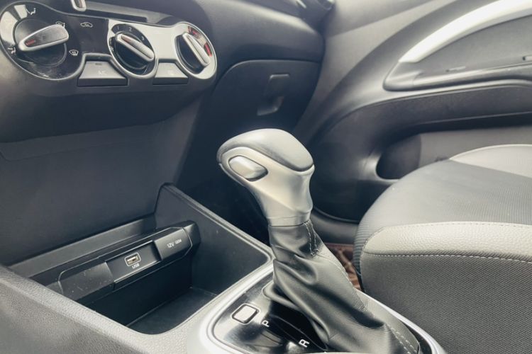 Used Kia Stonic 2021 1.4L CVT Fun Edition
