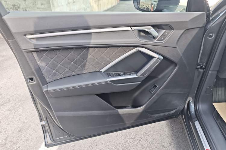 Used Audi Q3 2024 35 TFSI Fashion Dynamic Edition
