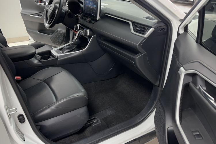 Used Toyota Wildlander 2021 2.0L CVT 4x4 Luxury Edition
