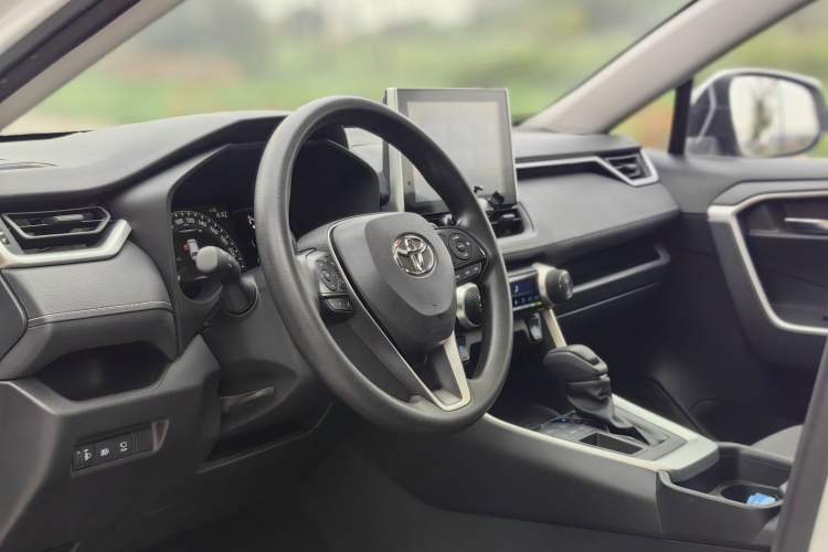 Used Toyota RAV4 2022 2.0L CVT Two-Wheel Drive Fashion Edition
