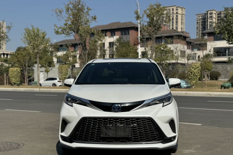 Used Toyota Granvia 2022 2.5L Hybrid Prestige Edition