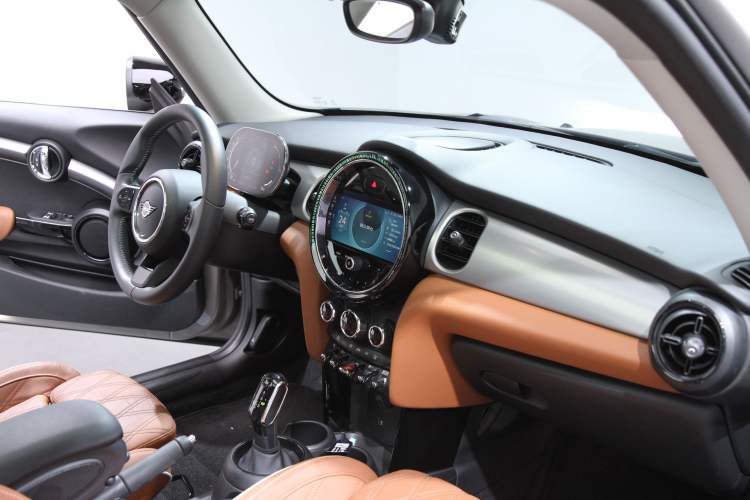 Used  MINI 2022 1.5T COOPER Artist
