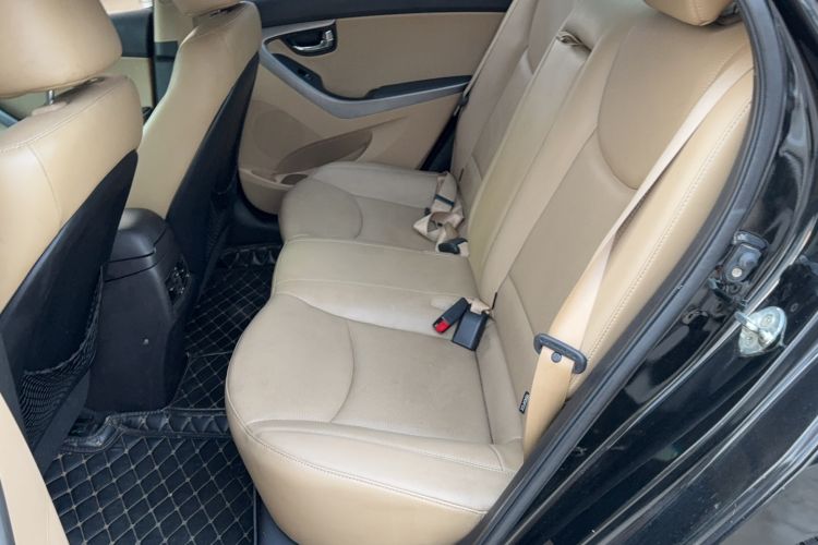 Used Hyundai Elantra 2013 1.6L Automatic Luxury Model
