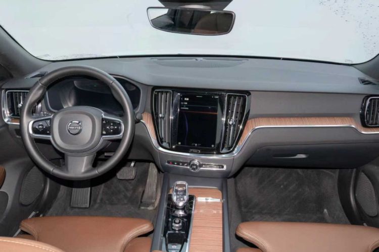 Used Volvo S60 2024 B4 Zhiyuan Luxury Edition