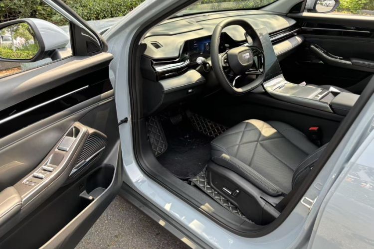 Used  L6 2024 125km PLUS Dragon Edition
