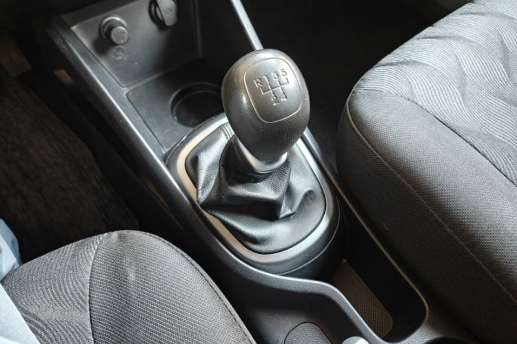 Used Kia K2 2015 Sedan 1.4L MT GLS