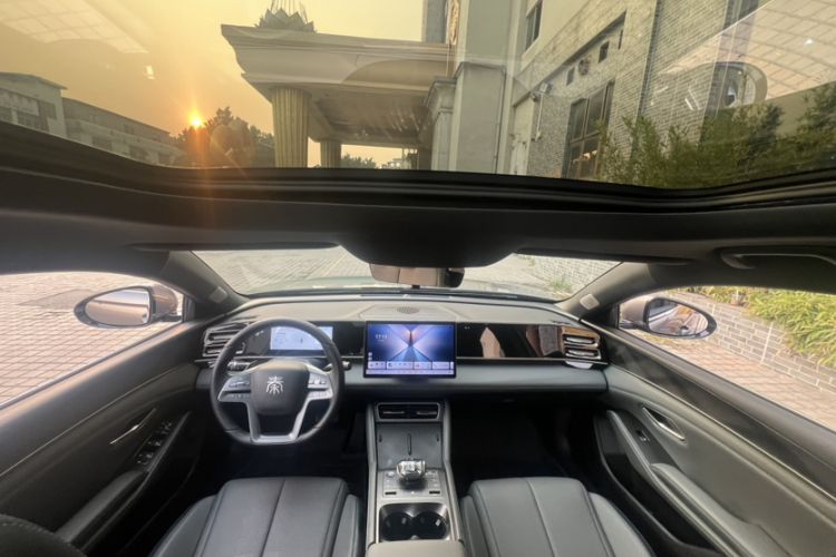 Used BYD Qin L 2025 DM-i Smart Drive 120KM Leading Model