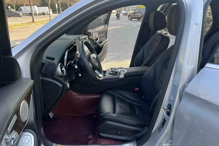 Used Mercedes-Benz GLC 2016 GLC 300 4MATIC Dynamic Model
