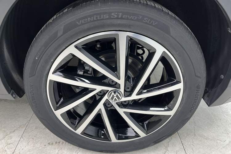 Used Volkswagen T-ROC 2023 300TSI DSG Two-Wheel Drive Starlight Edition
