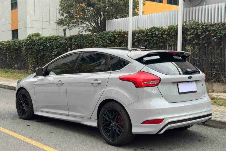 Used Ford Focus 2018 Hatchback Classic EcoBoost 180 Automatic Sport Edition
