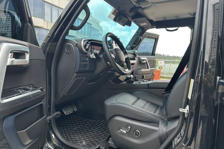 Used Beijing Auto BJ40 2023 2.0T Automatic Four-Wheel Drive Urban Hunter Edition Chivalrous Type
