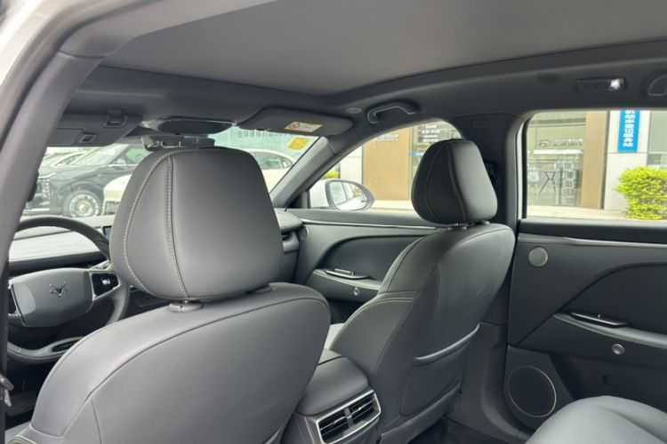 Used ARCFOX Alpha T5 2026 Model Range-Extended 1215 Yuanjing Smart Driving Version
