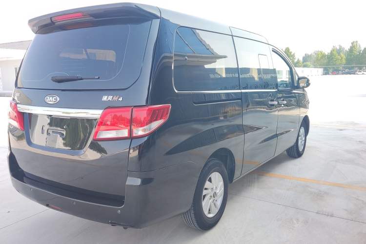 Used  M4 2016 2.0L Manual Luxury Smart Version
