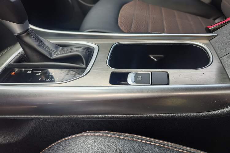 Used BYD Song 2016 Gaishi Edition 1.5TID Automatic Leading Model
